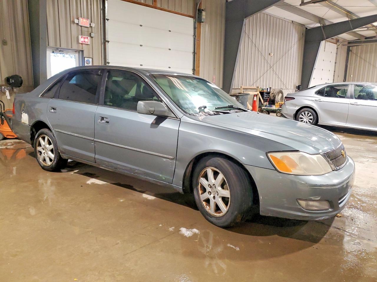 2001 TOYOTA Avalon