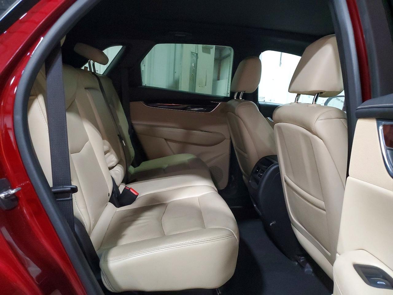 2017 CADILLAC XT5