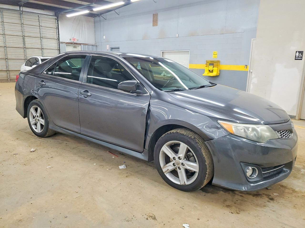 2013 TOYOTA CAMRY