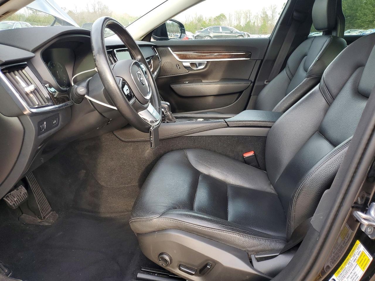 2018 VOLVO S90