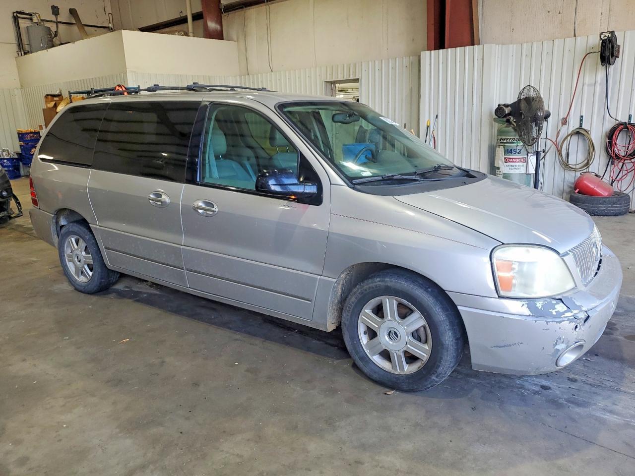 2004 MERCURY Monterey