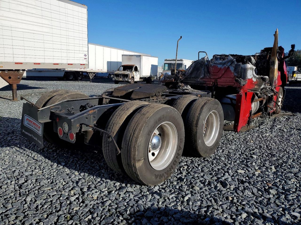 2020 FREIGHTLINER CASCADIA 126