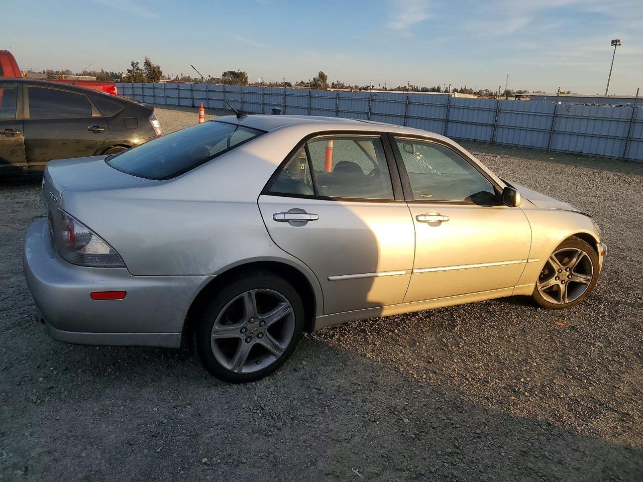 2003 LEXUS IS 300