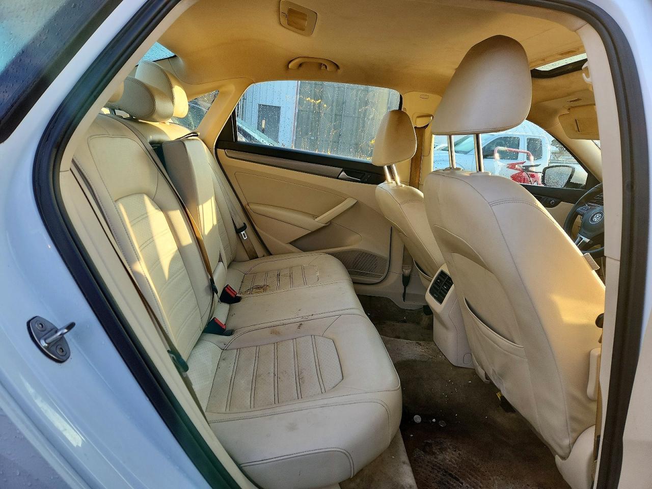 2015 VOLKSWAGEN Passat