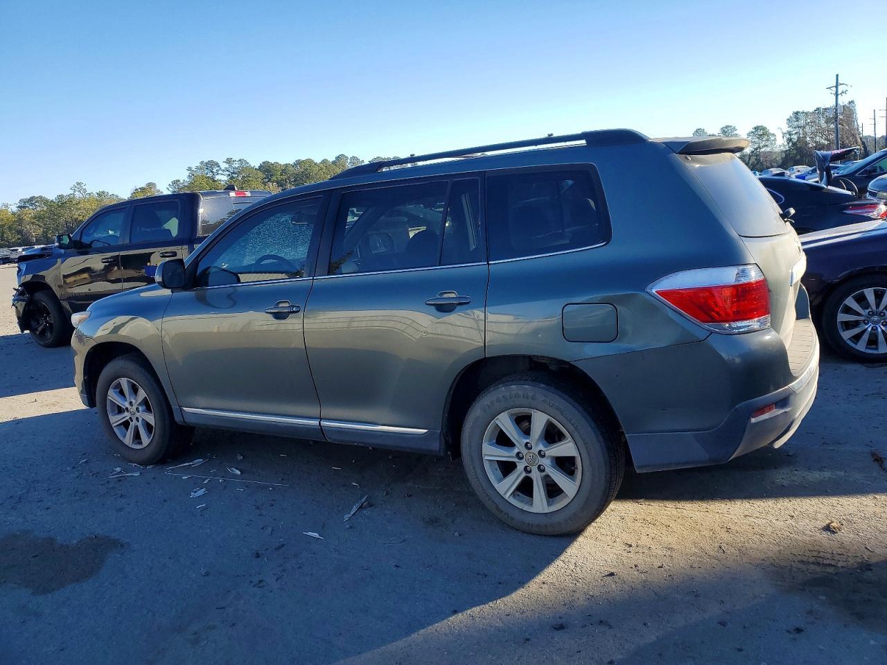 2013 TOYOTA HIGHLANDER
