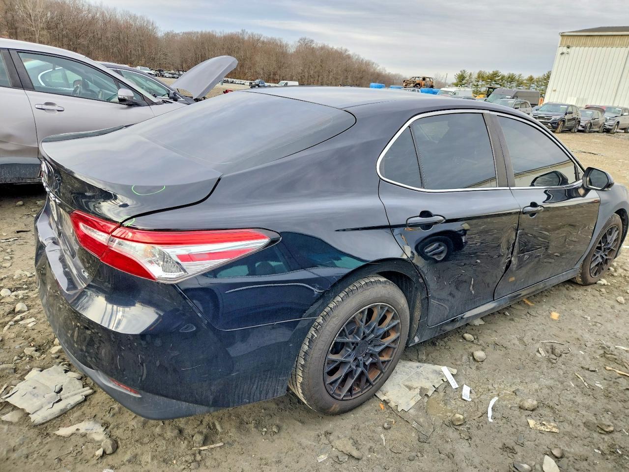 2018 TOYOTA CAMRY