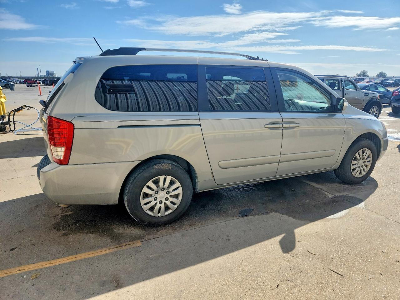 2014 KIA SEDONA