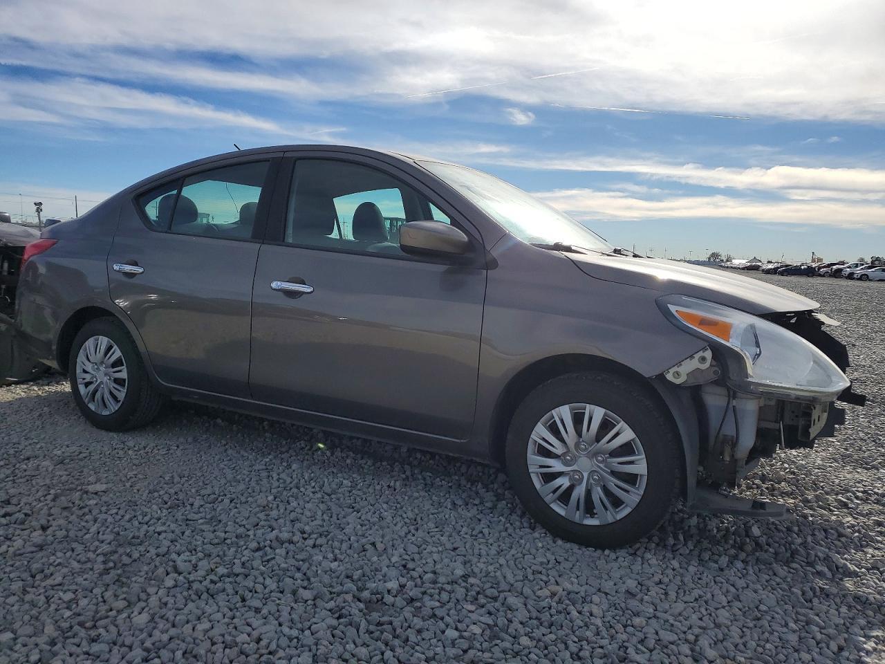 2017 NISSAN VERSA