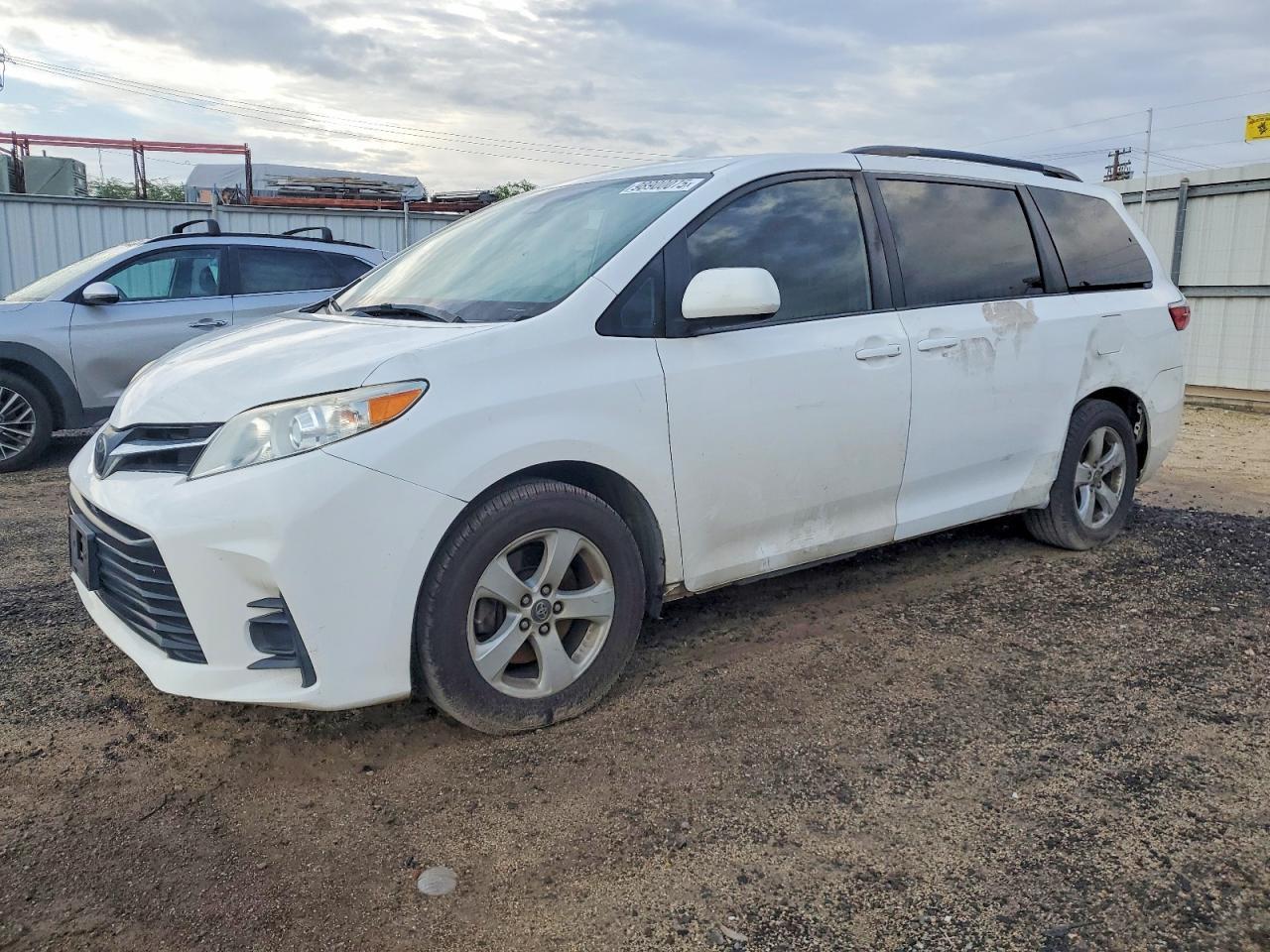 2019 TOYOTA SIENNA