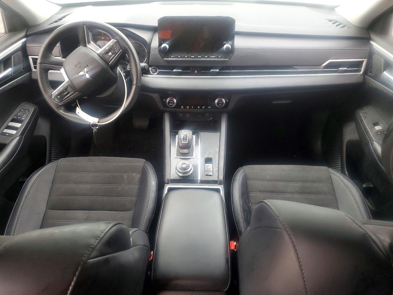 2024 MITSUBISHI outlander