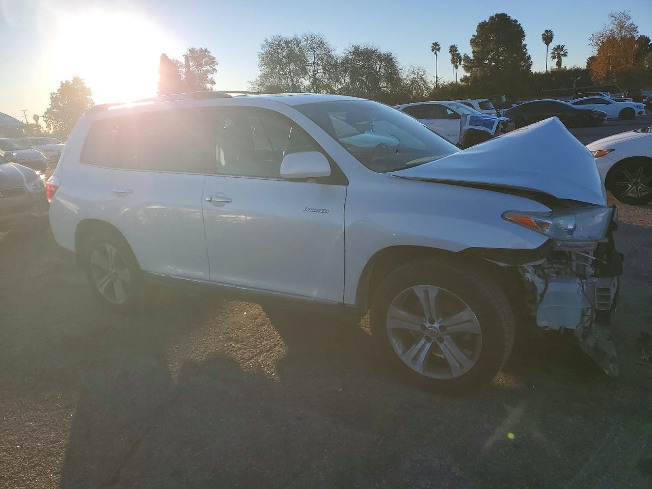 2011 TOYOTA HIGHLANDER