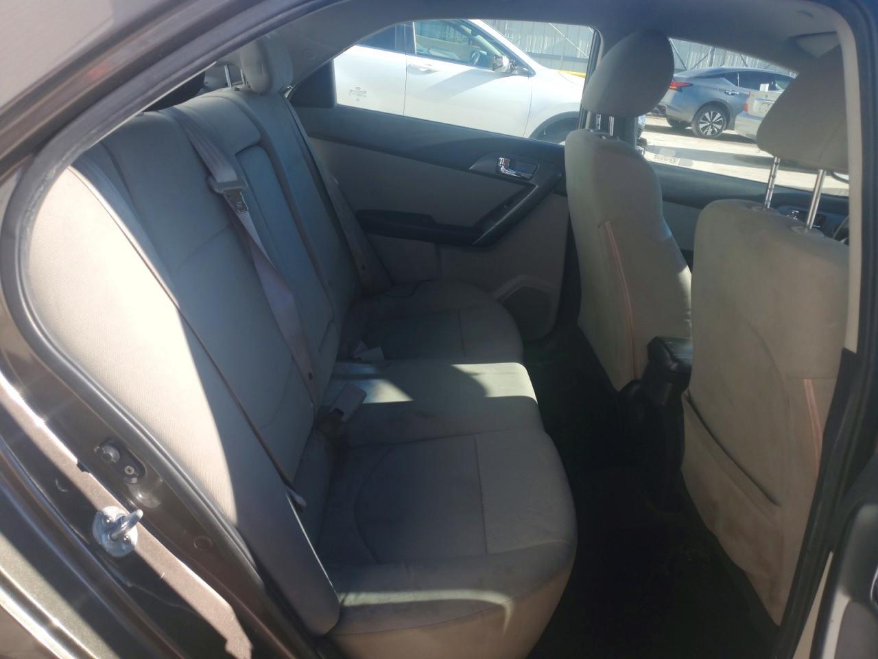 2013 KIA FORTE