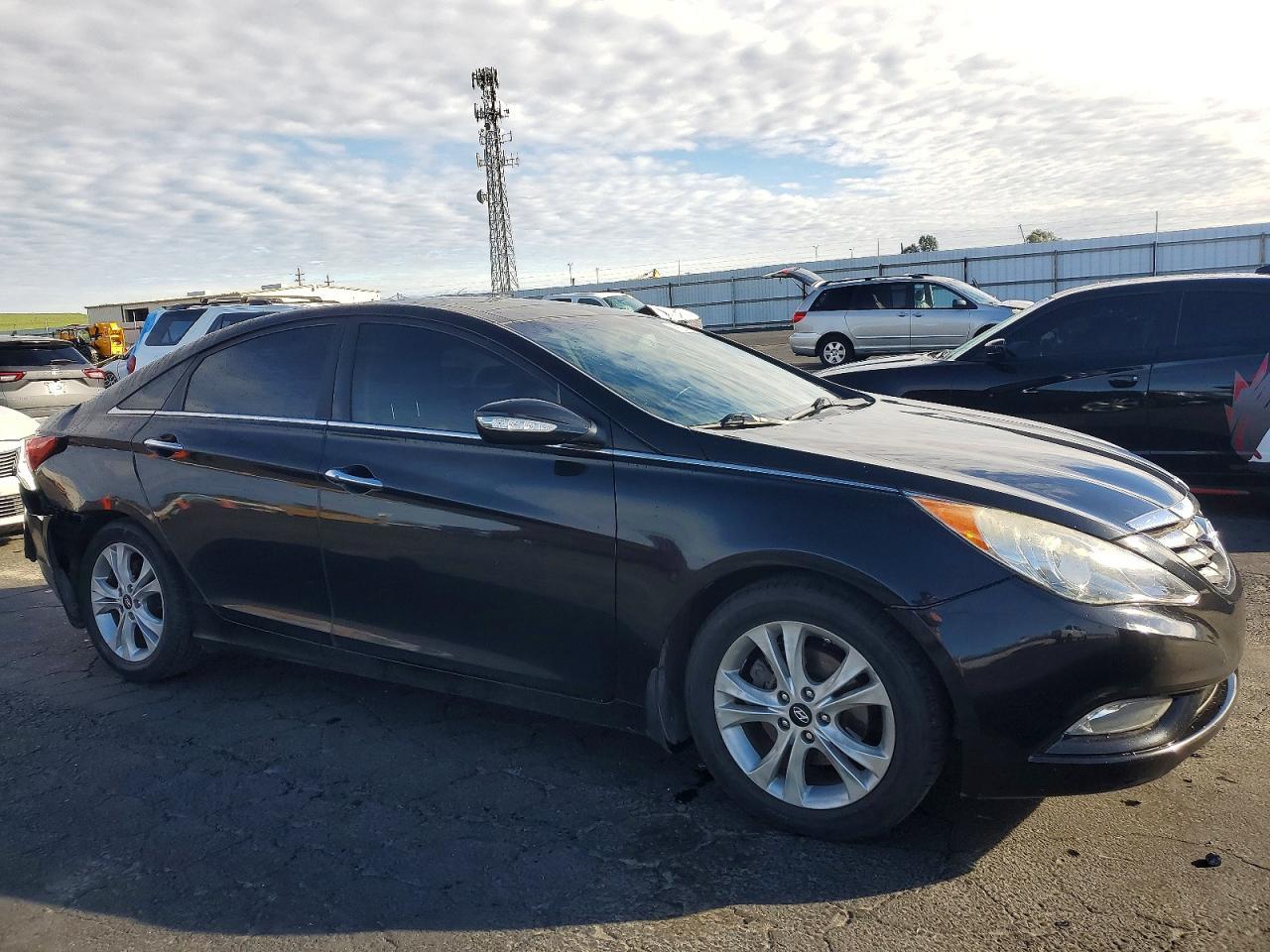 2013 HYUNDAI SONATA