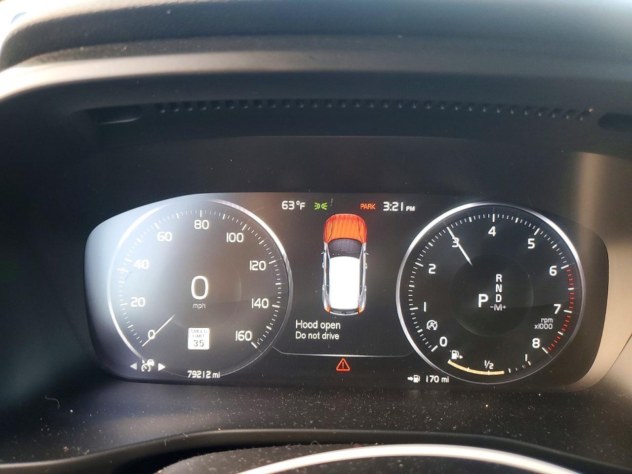 2019 VOLVO XC40
