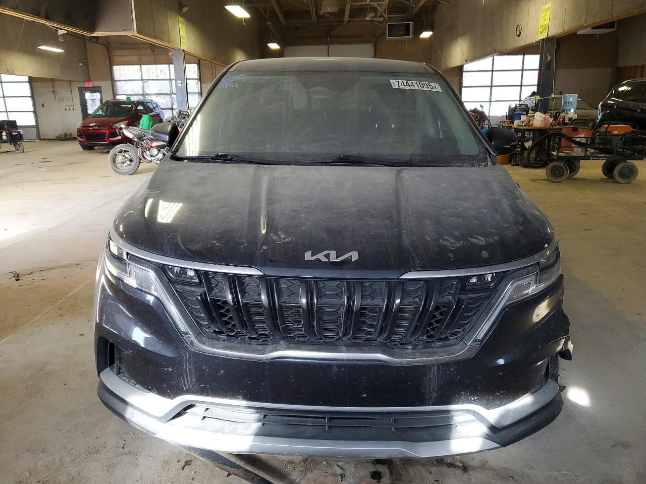 2023 KIA Carnival