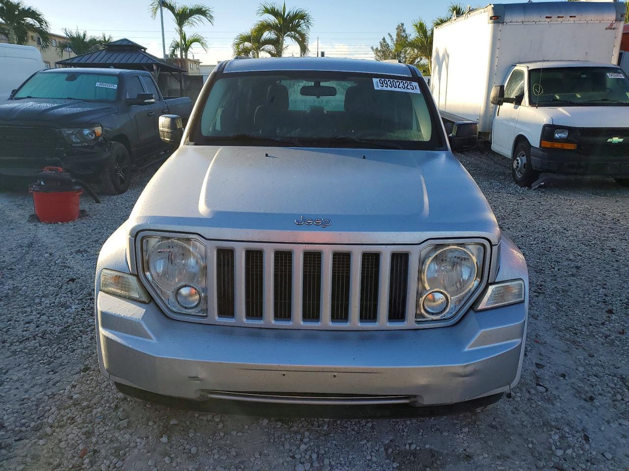 2011 JEEP Liberty