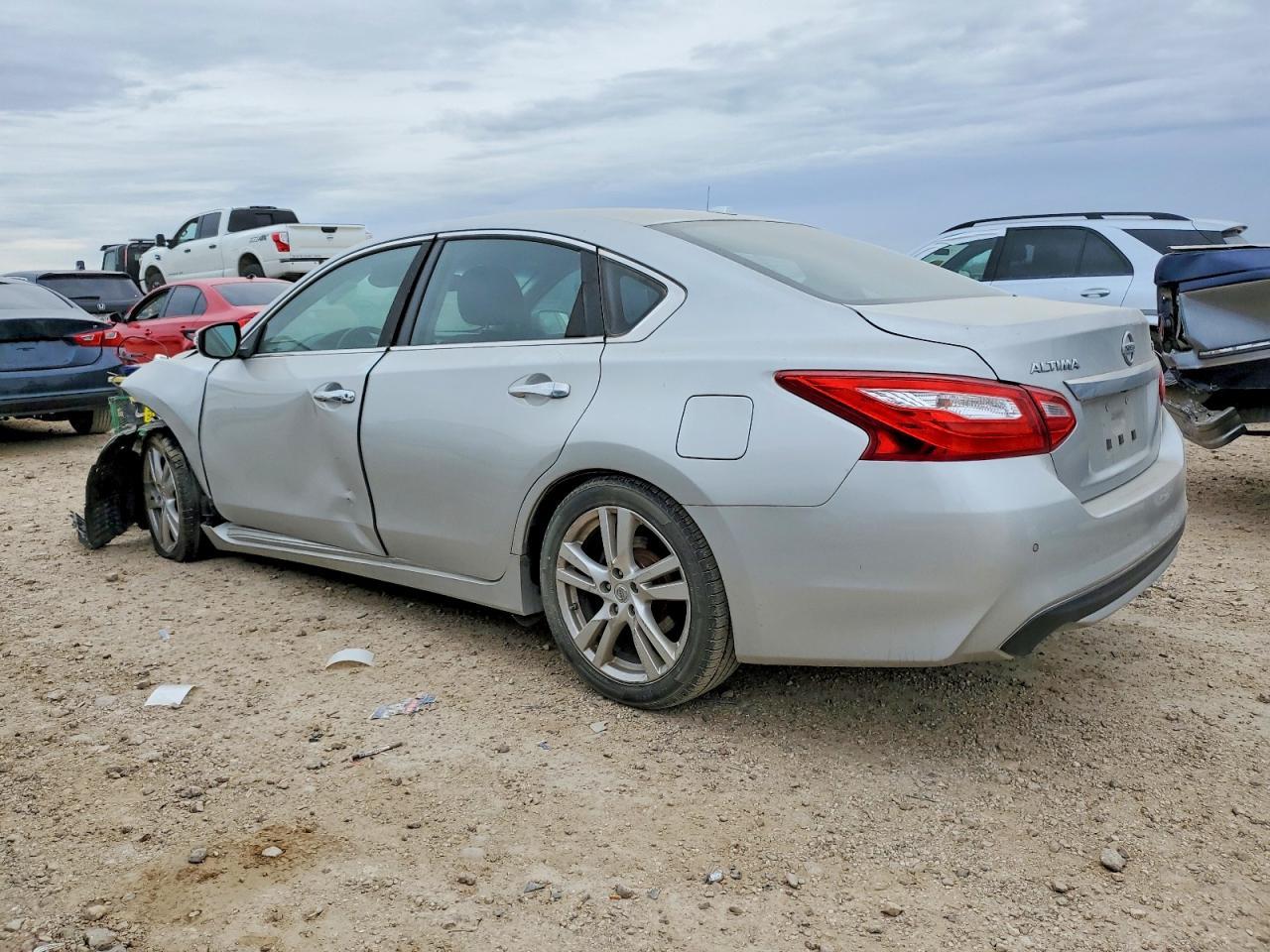 2016 NISSAN ALTIMA