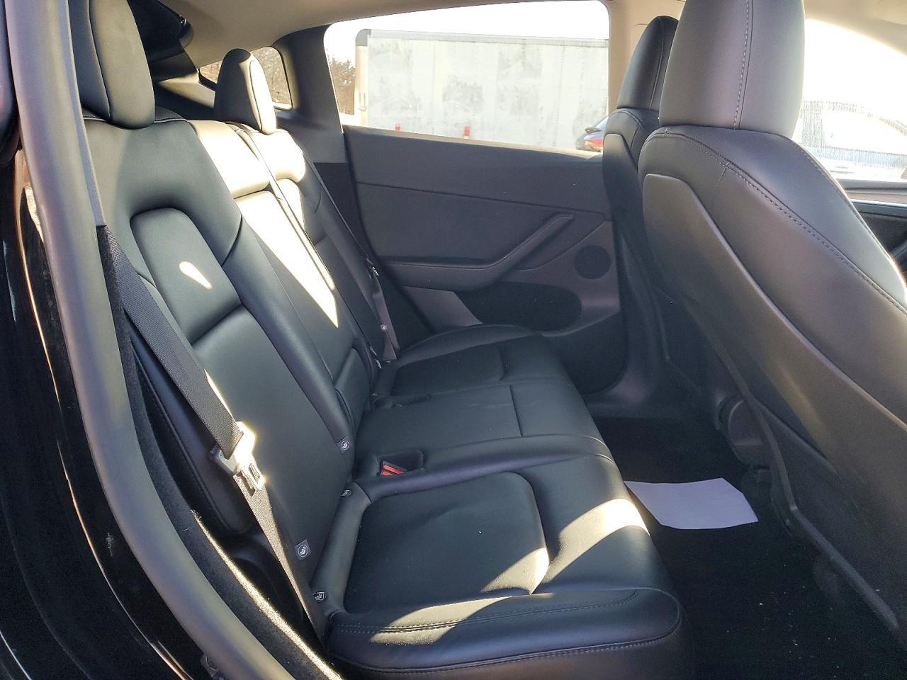 2025 TESLA MODEL Y