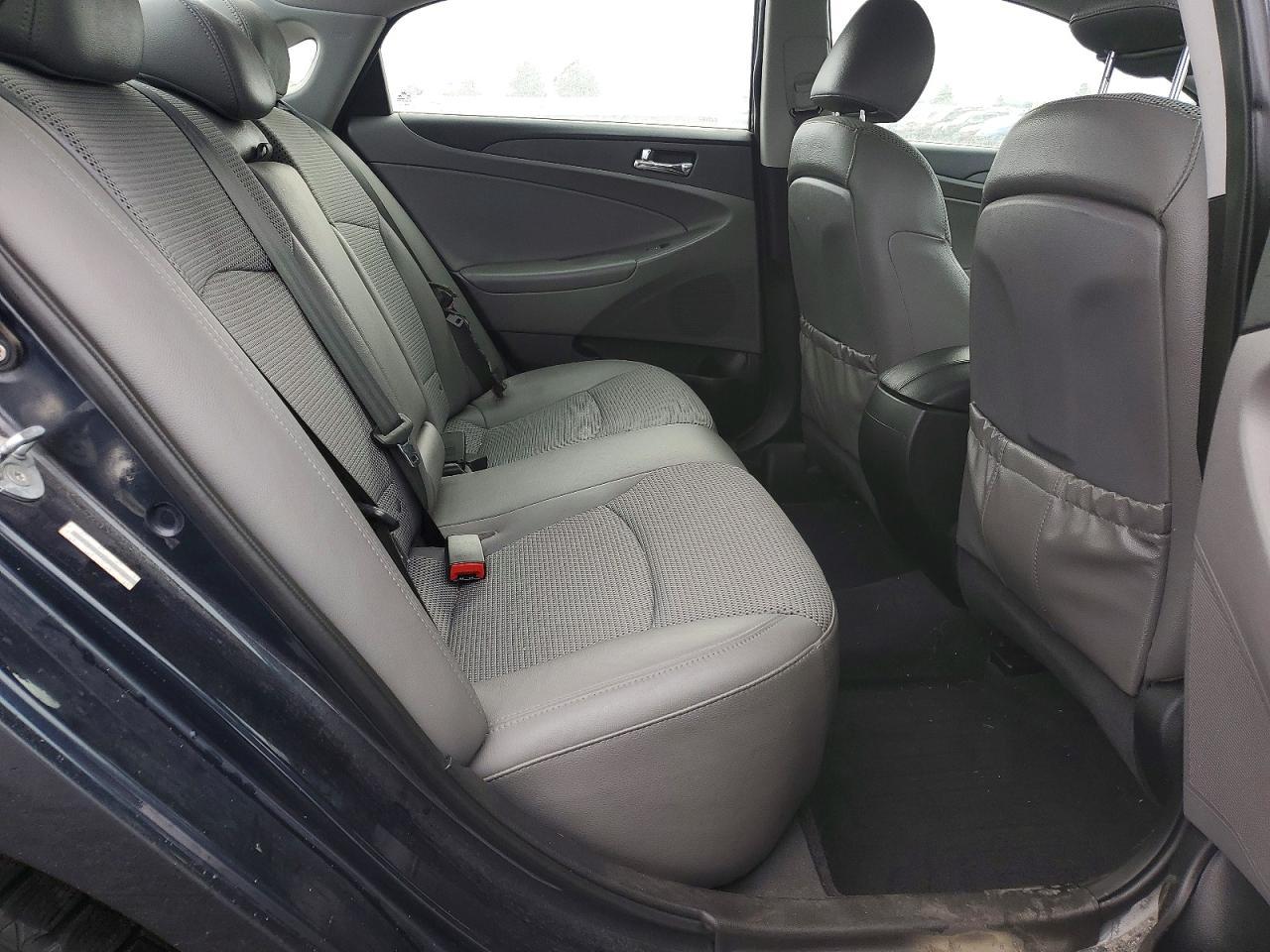 2011 HYUNDAI SONATA