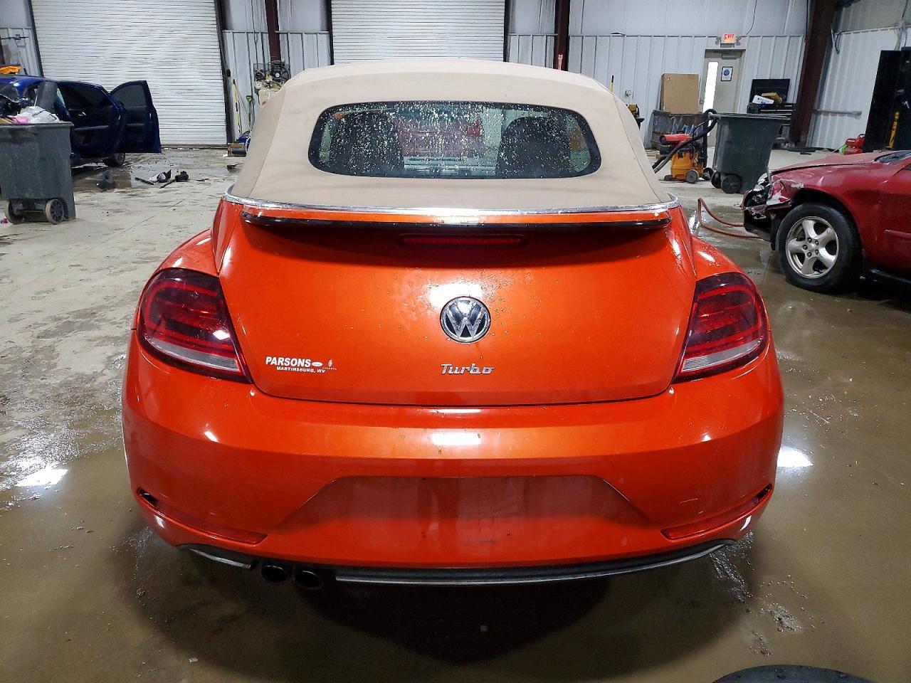 2018 VOLKSWAGEN Beetle