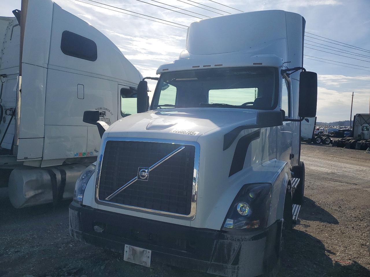 2018 VOLVO VNL