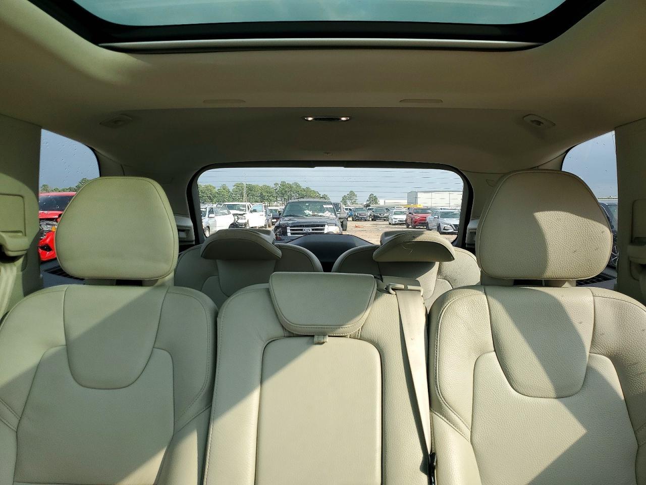 2019 VOLVO XC90