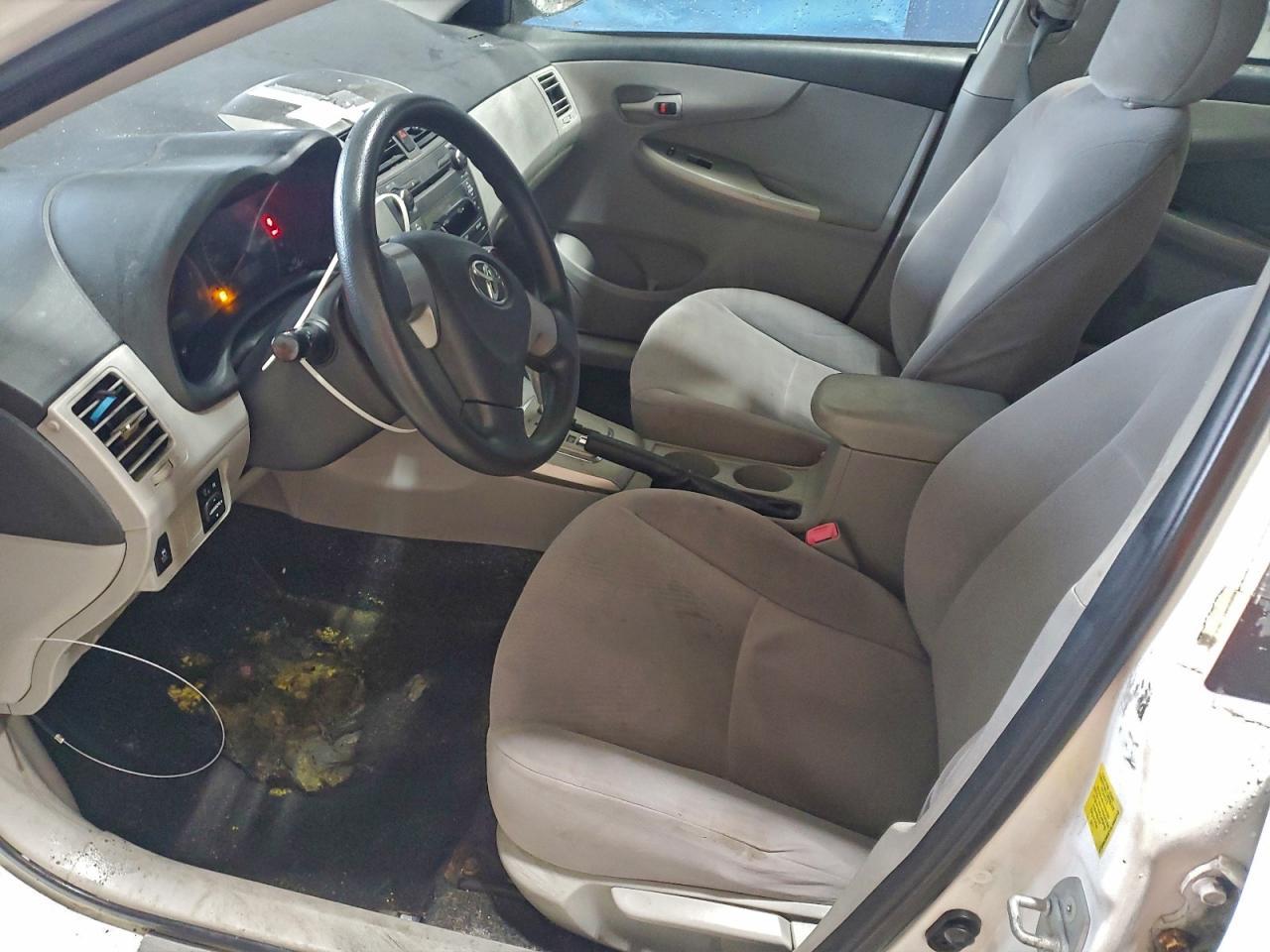 2011 TOYOTA COROLLA