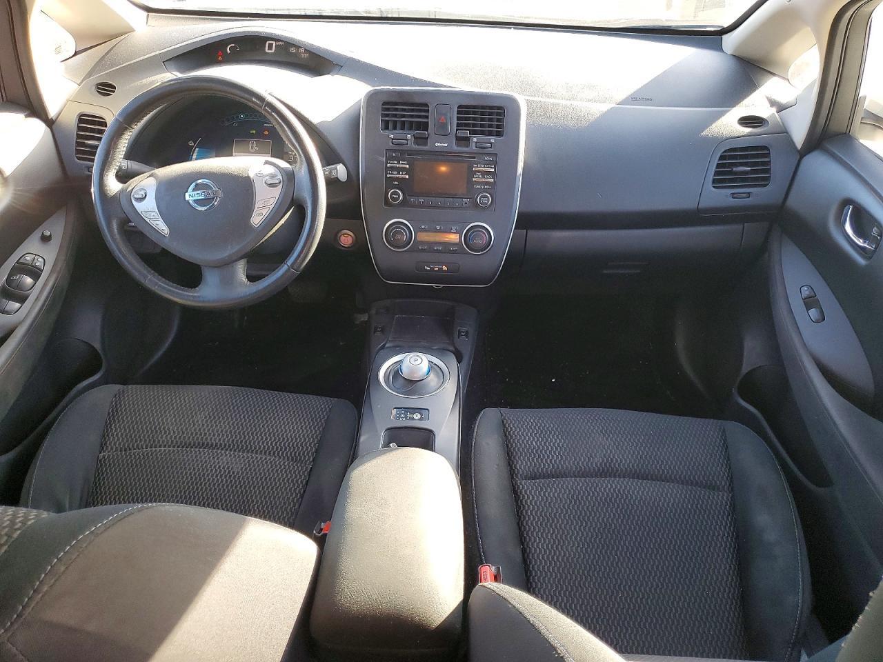 2015 NISSAN LEAF