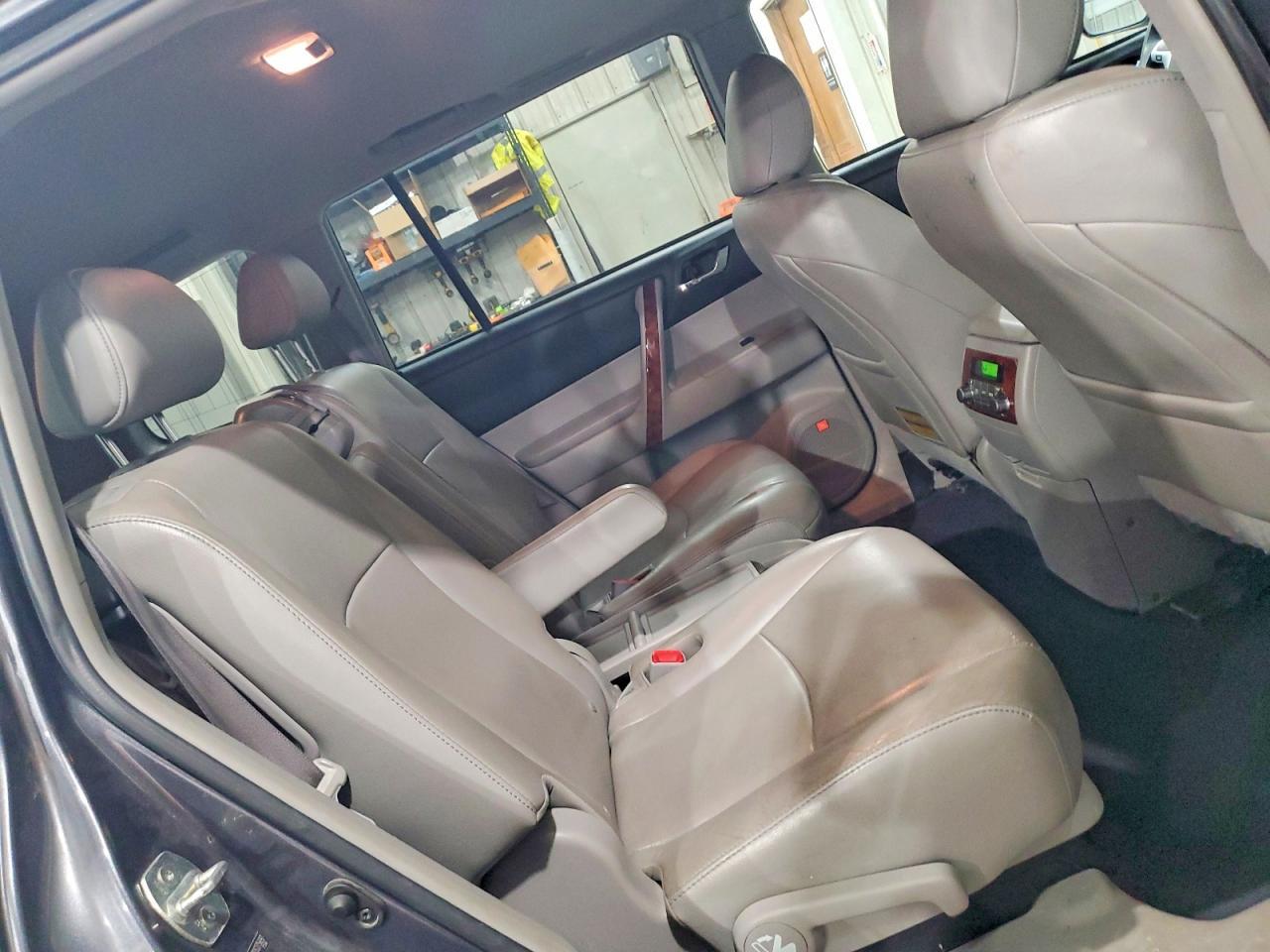 2013 TOYOTA HIGHLANDER