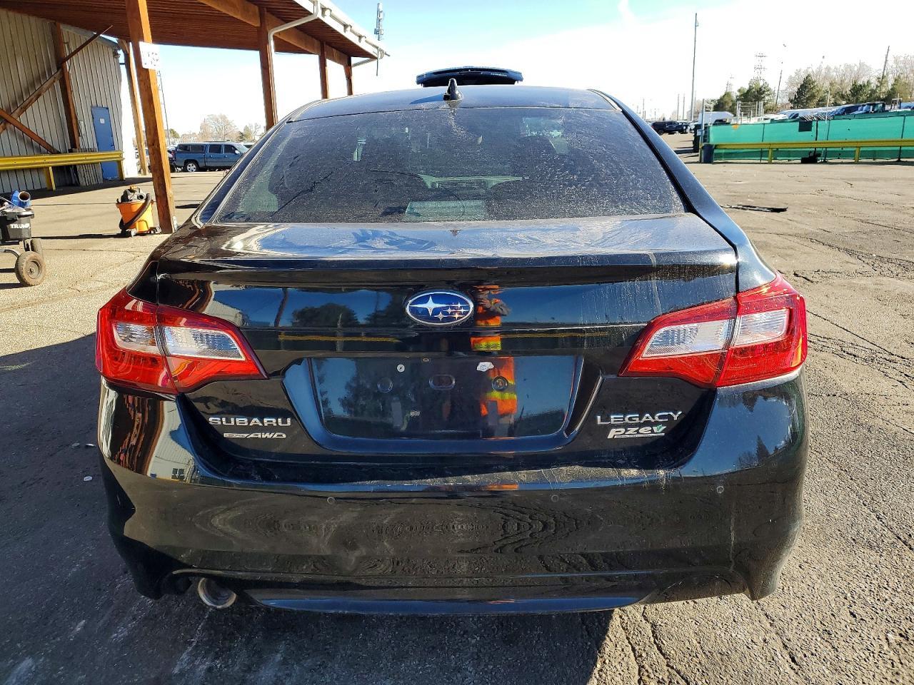 2017 SUBARU Legacy