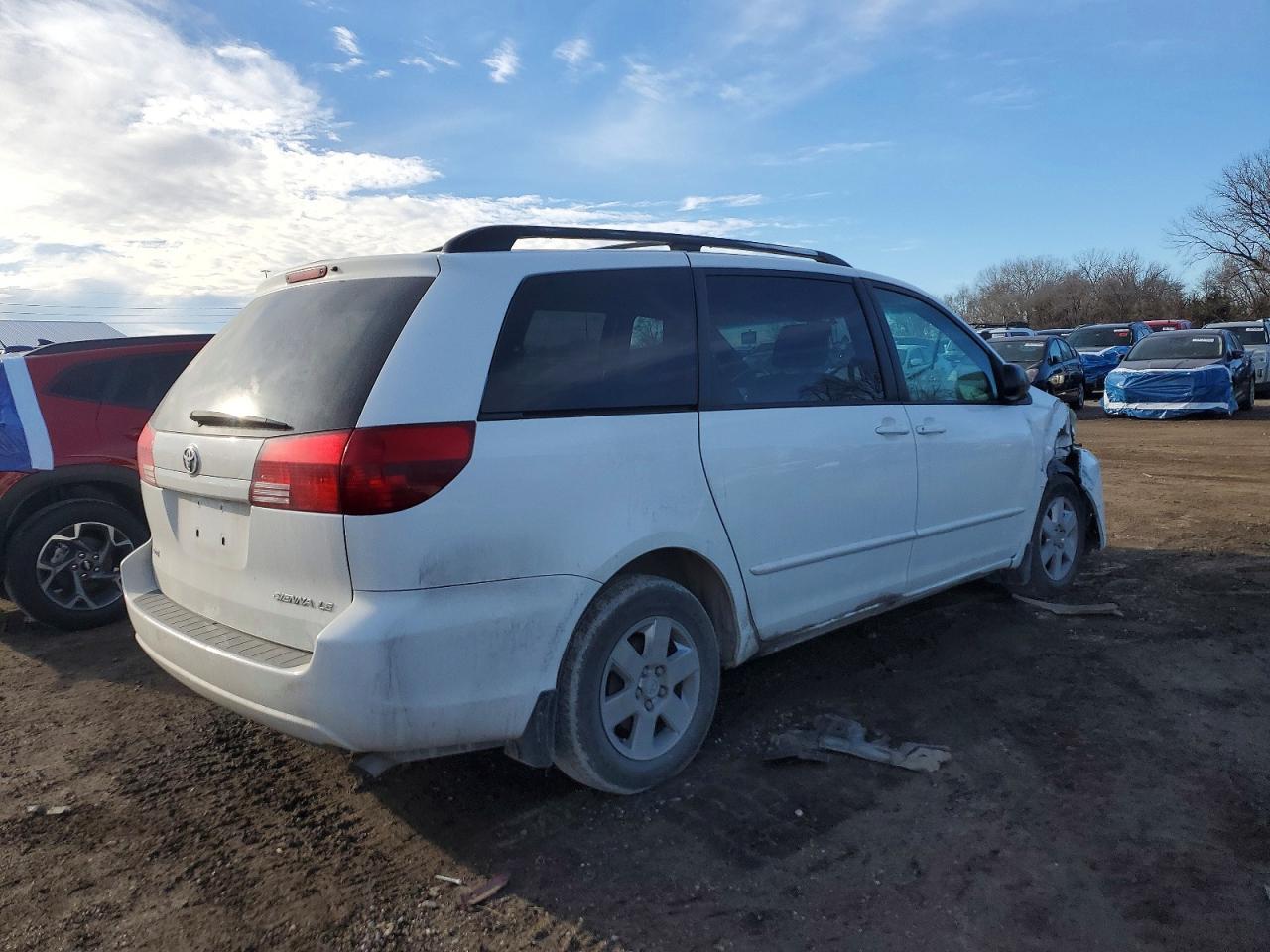 2004 TOYOTA SIENNA