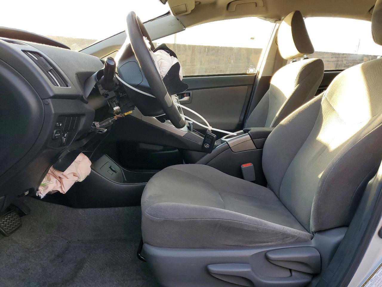 2015 TOYOTA PRIUS