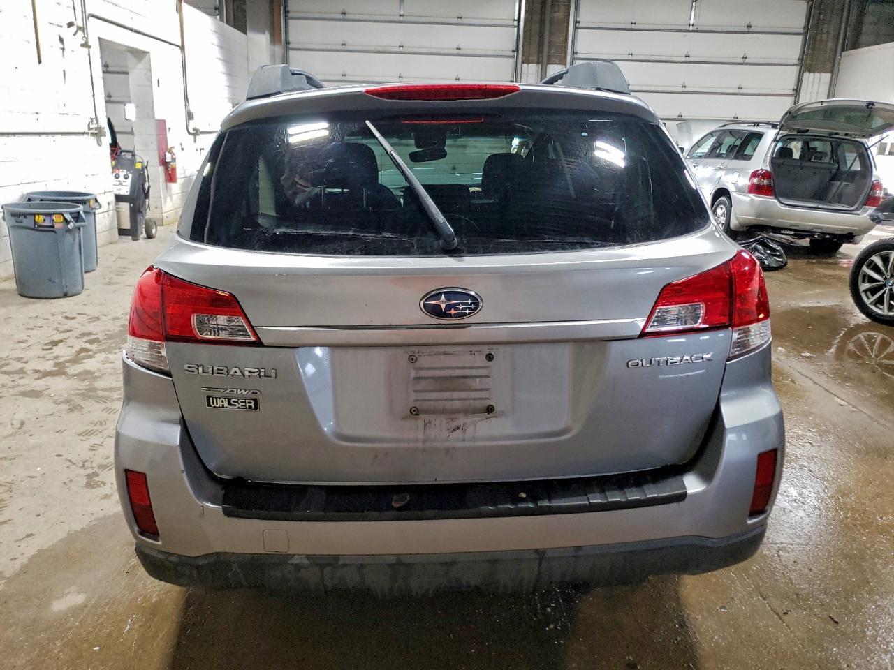 2010 SUBARU Outback
