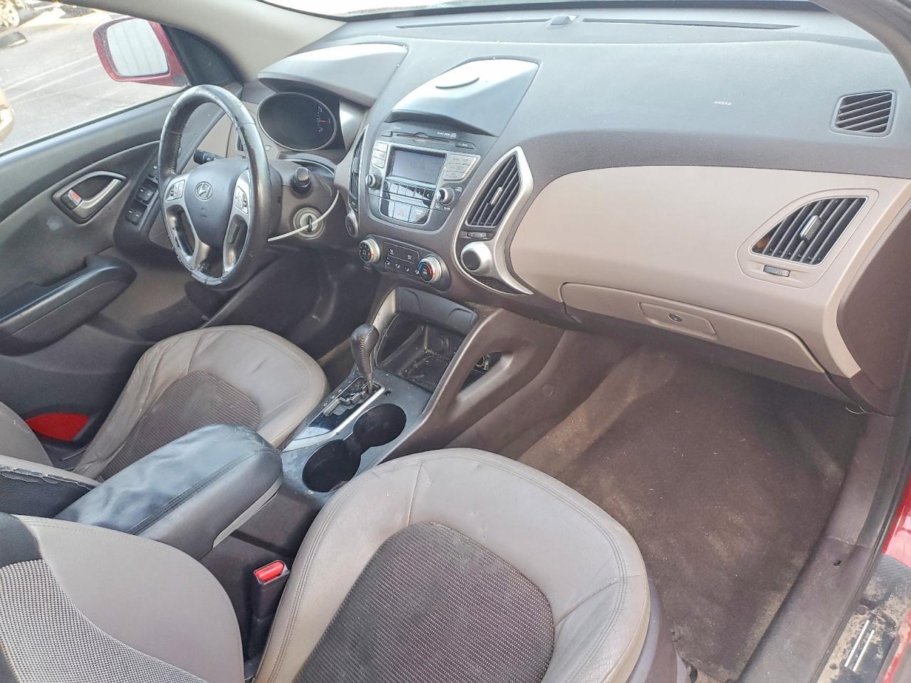 2011 HYUNDAI TUCSON