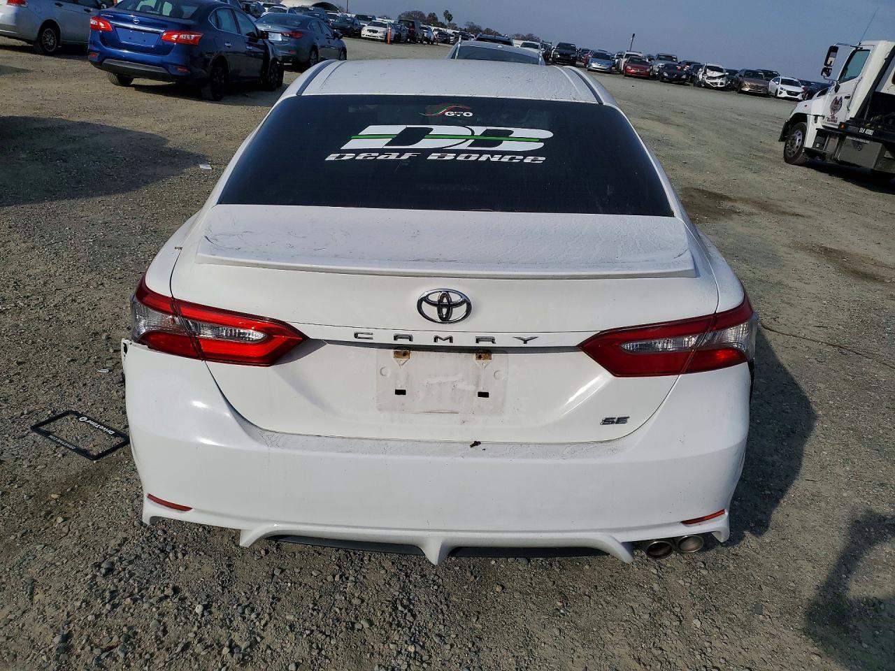 2018 TOYOTA CAMRY