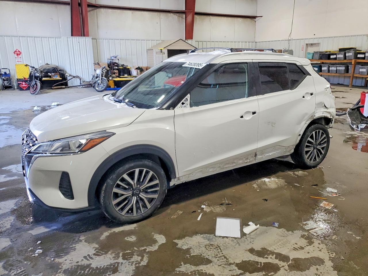 2023 NISSAN KICKS