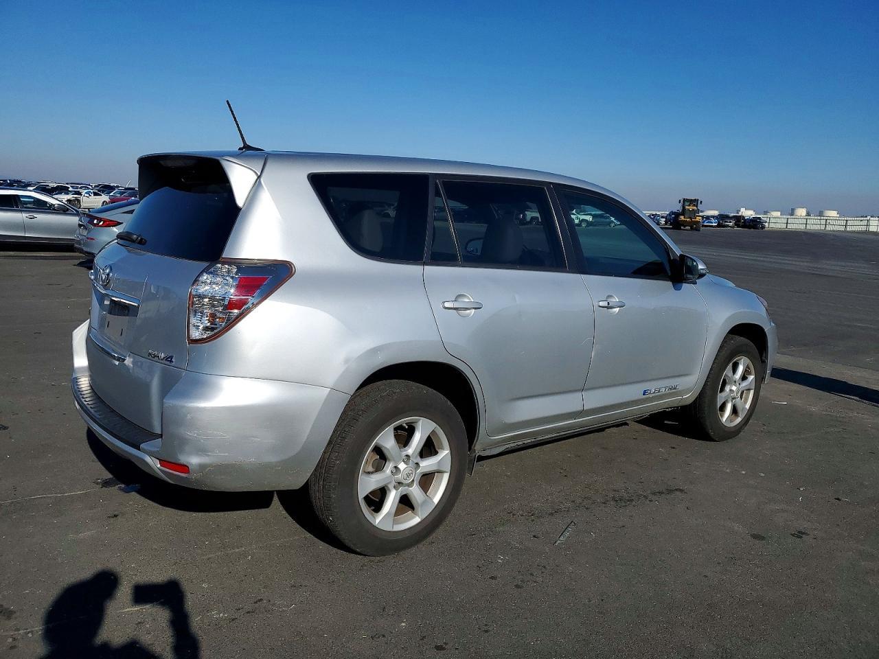 2013 TOYOTA RAV4