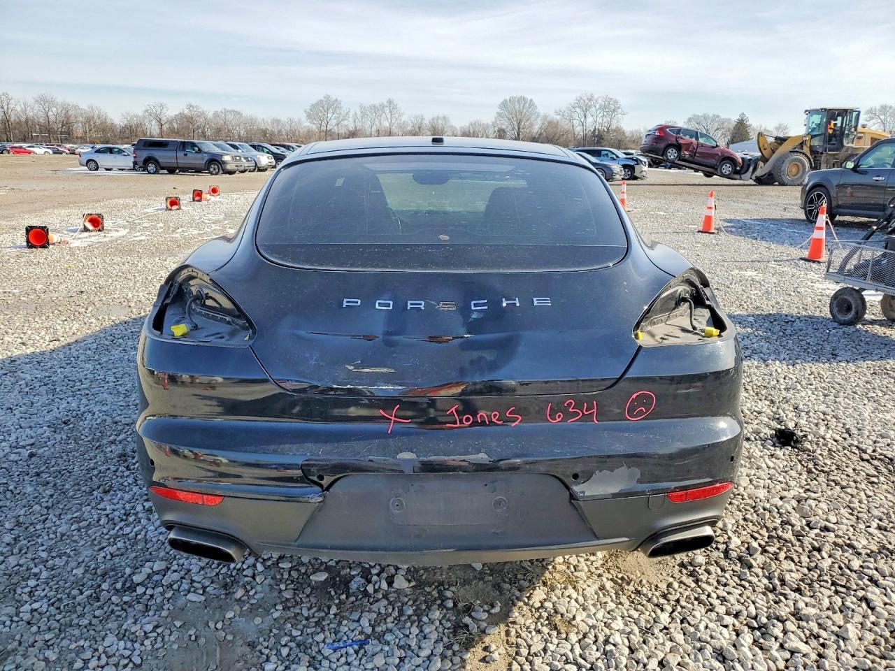 2016 PORSCHE Panamera
