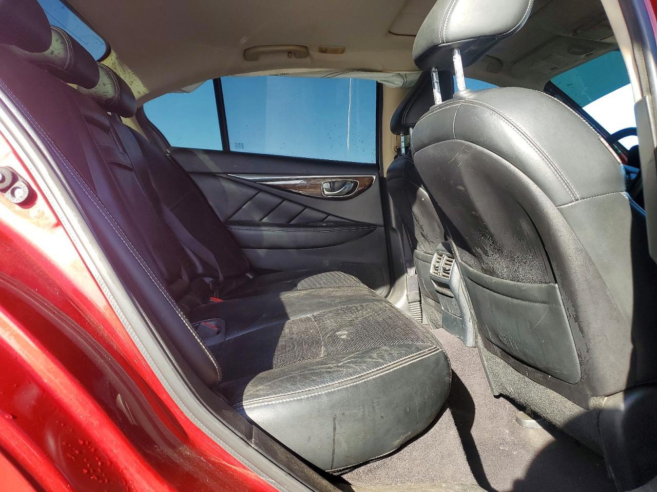 2016 INFINITI Q50
