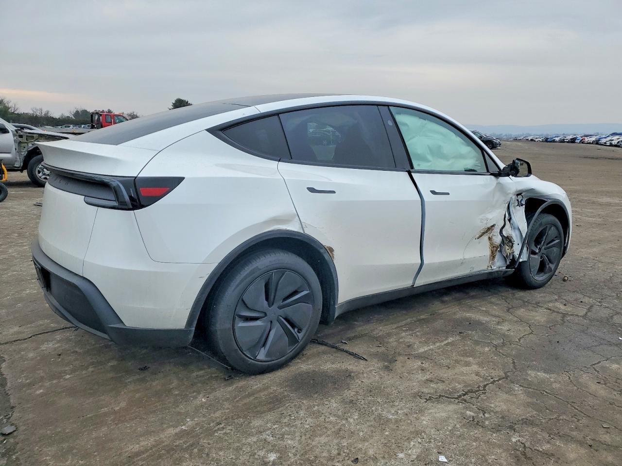 2026 TESLA MODEL Y
