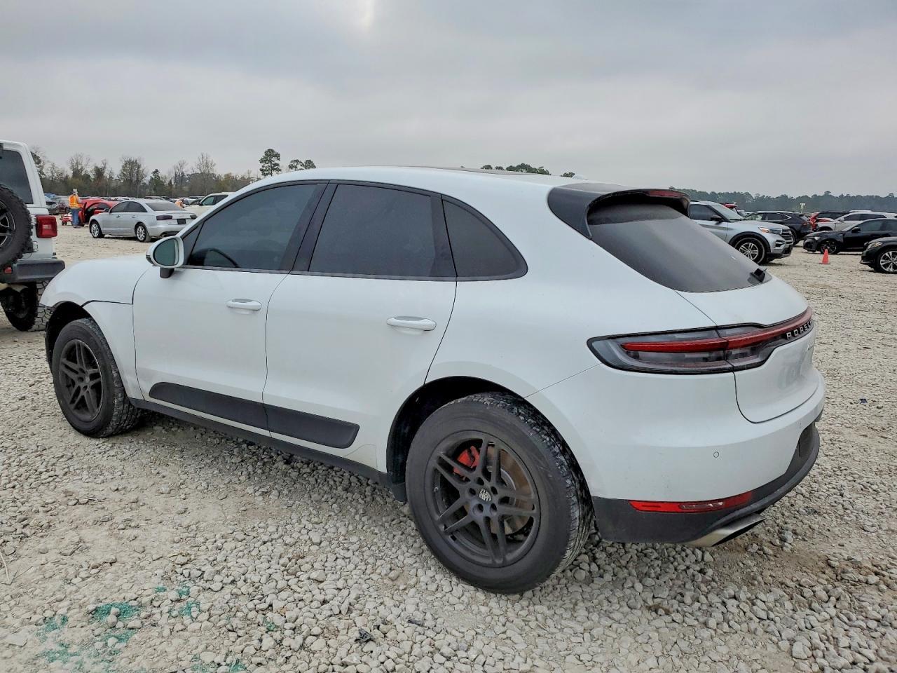 2019 PORSCHE Macan