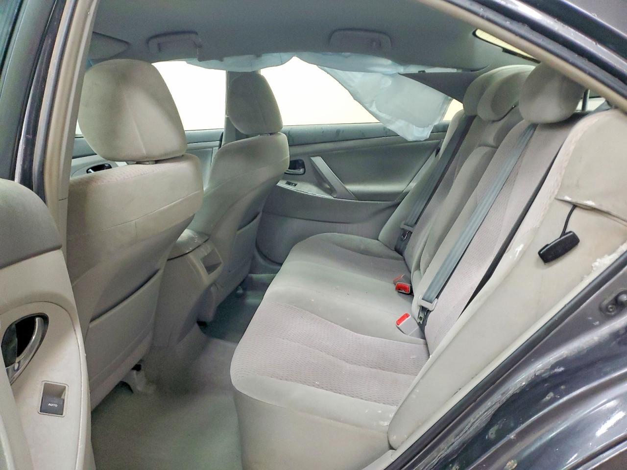 2011 TOYOTA CAMRY