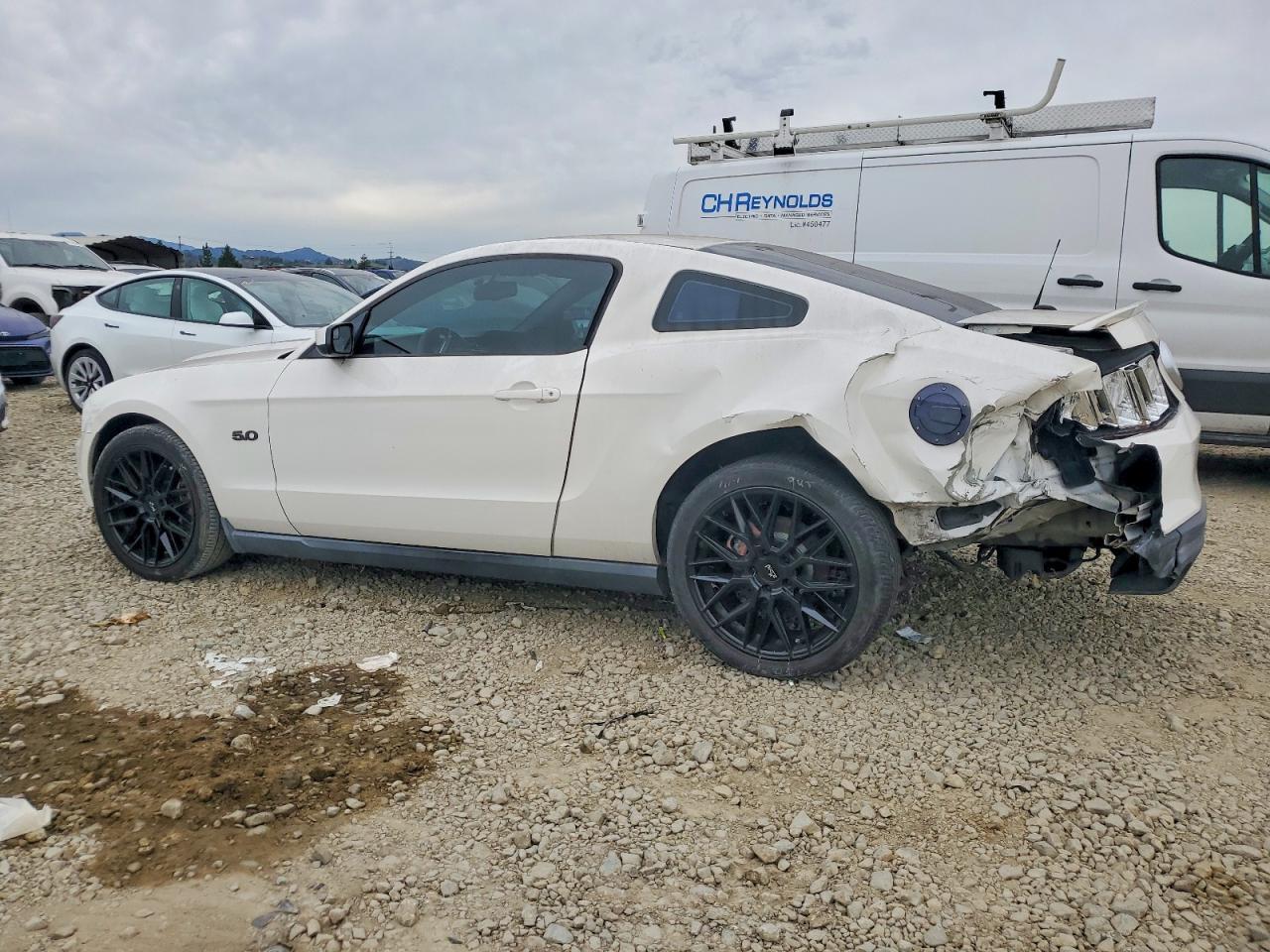 2011 FORD MUSTANG