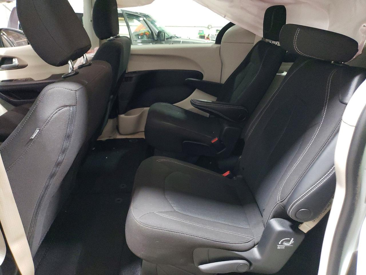 2023 CHRYSLER Voyager