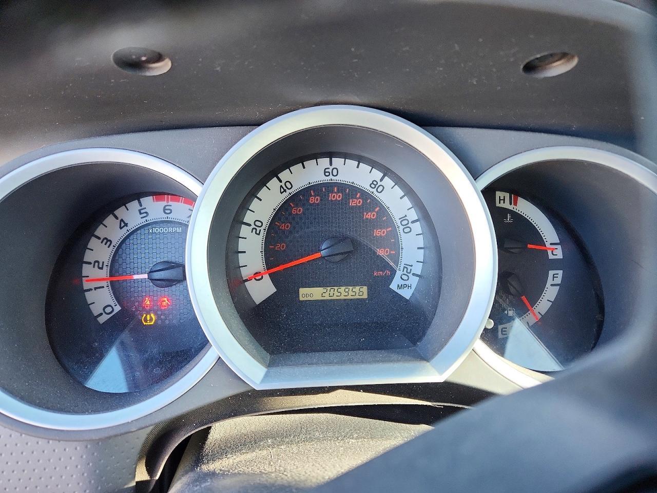 2012 TOYOTA TACOMA