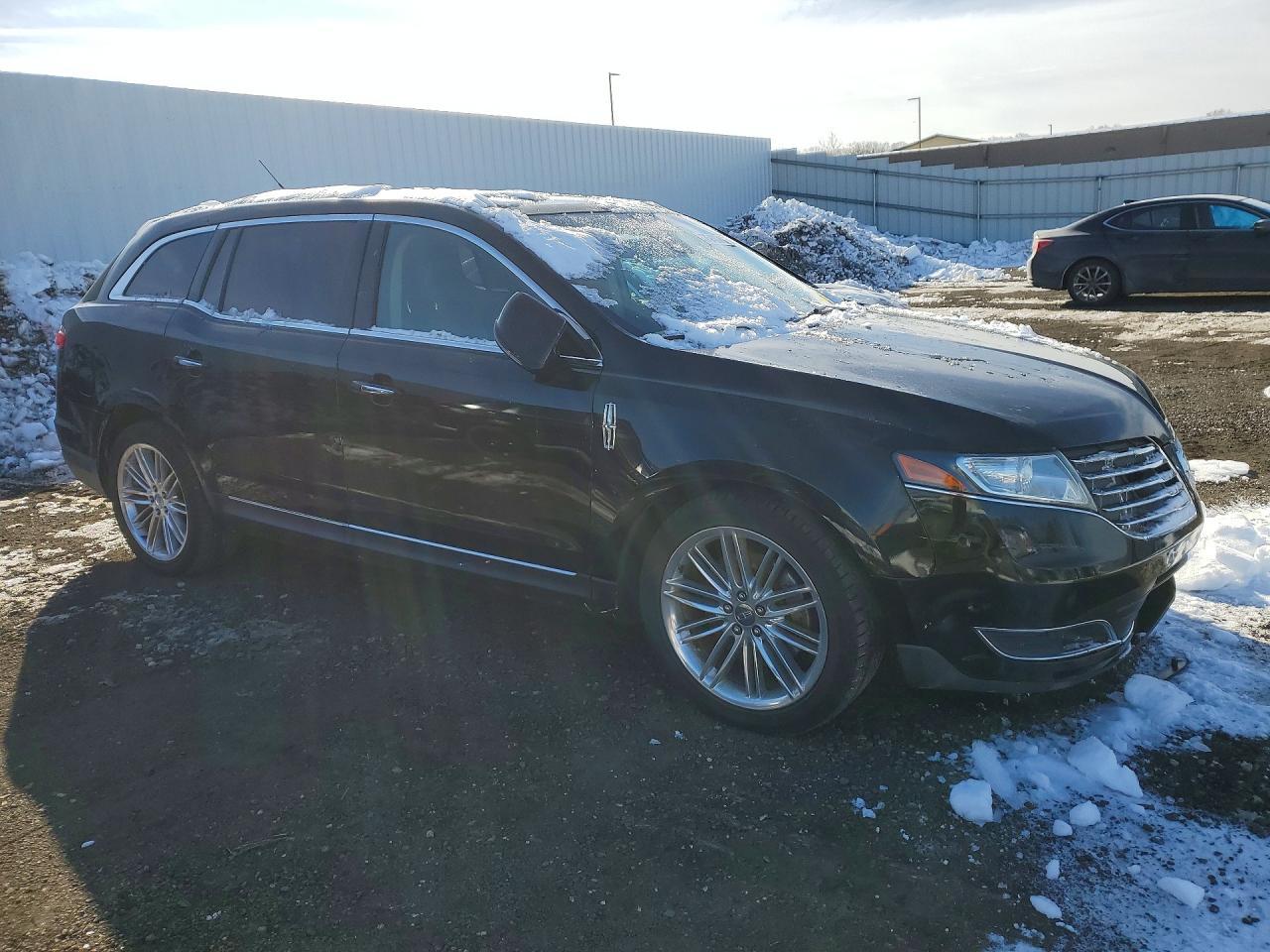 2019 LINCOLN MKT