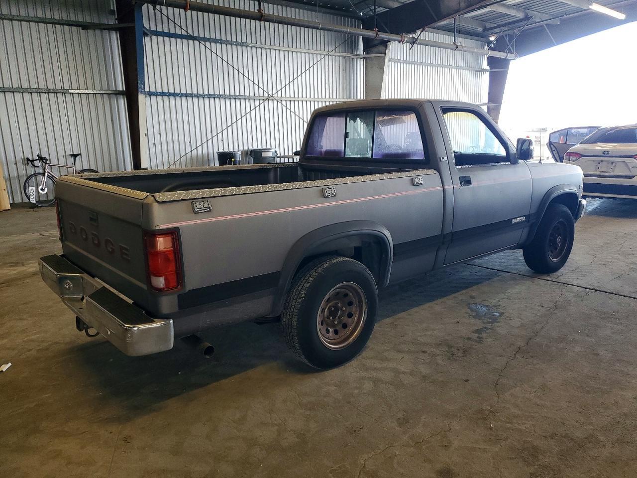 1993 DODGE Dakota