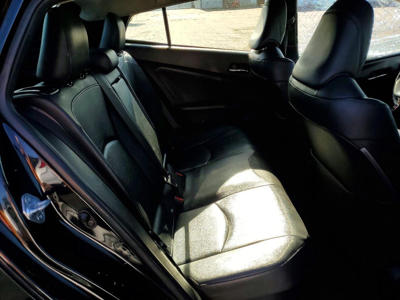 2016 TOYOTA PRIUS
