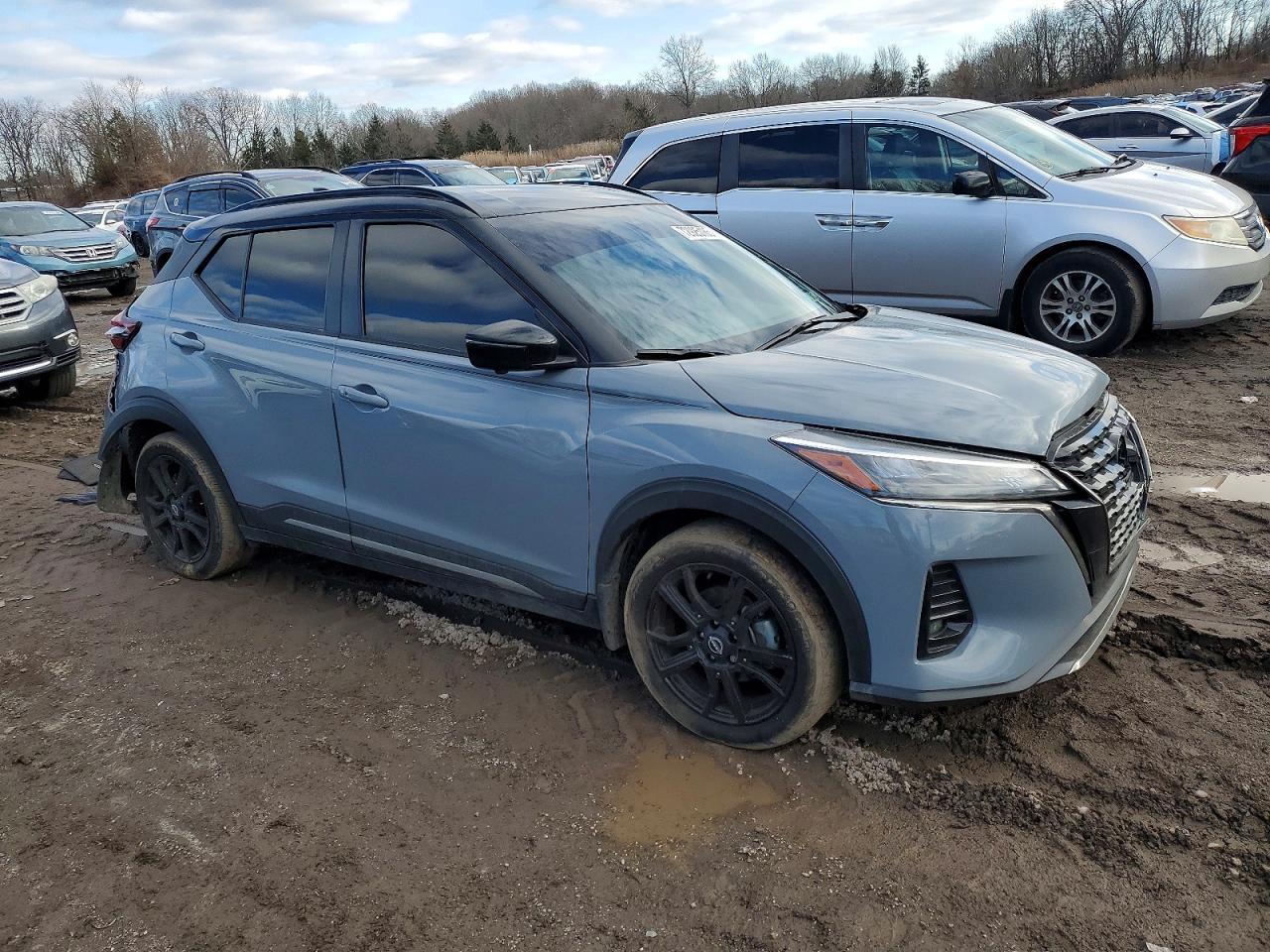 2023 NISSAN KICKS
