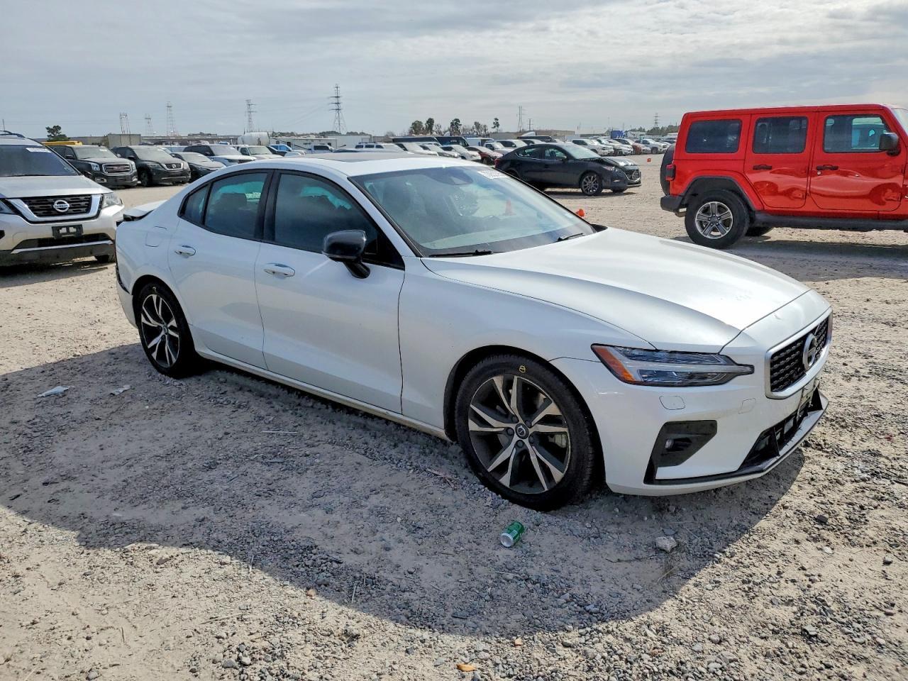 2019 VOLVO S60